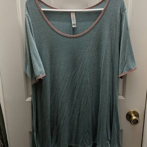 LulaRoe Perfect T